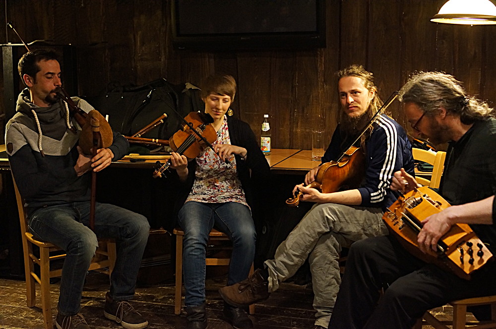 TRIO WHA + Lucie Wagner - Balfolk-Tanztaverne mit Session für Eulenspiel am 07.04.2017