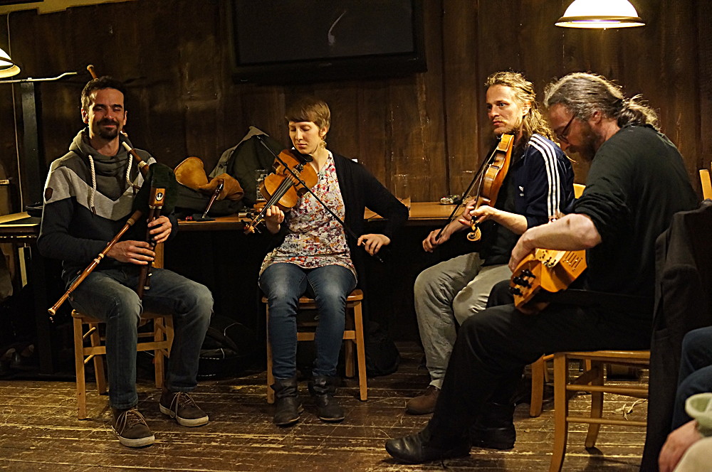 TRIO WHA + Lucie Wagner - Balfolk-Tanztaverne mit Session für Eulenspiel am 07.04.2017