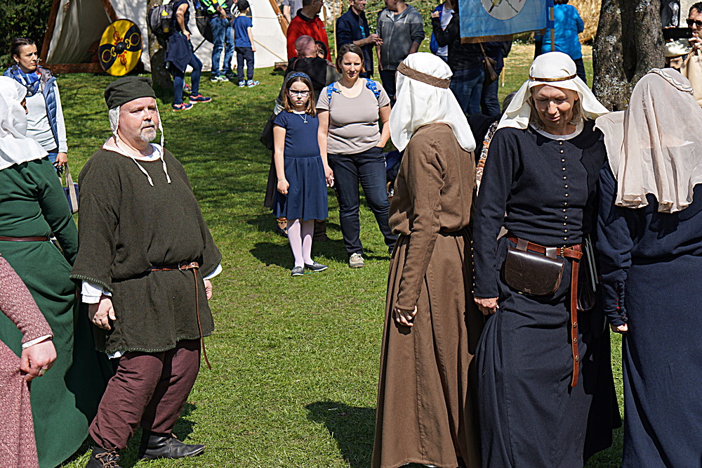 2017-04-09: Eulenspiels Spezialtanzgruppe SPEZZATO bei Auftritt auf Schloss Gloggnitz