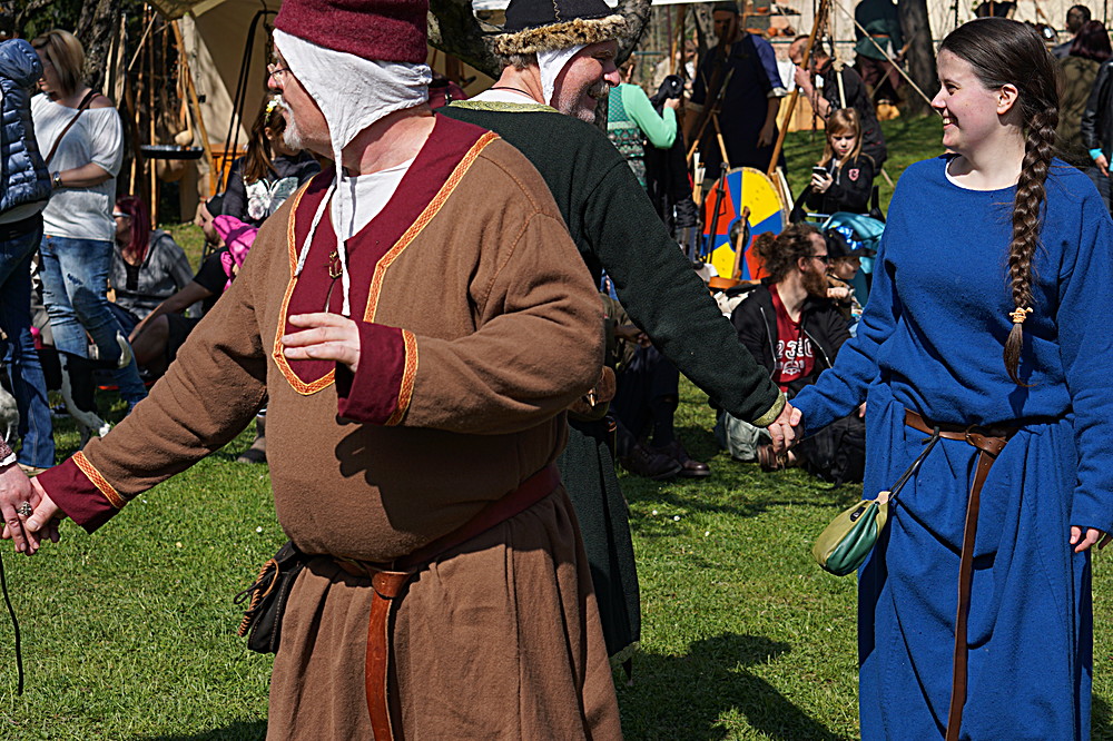 2017-04-09: Eulenspiels Spezialtanzgruppe SPEZZATO bei Auftritt auf Schloss Gloggnitz