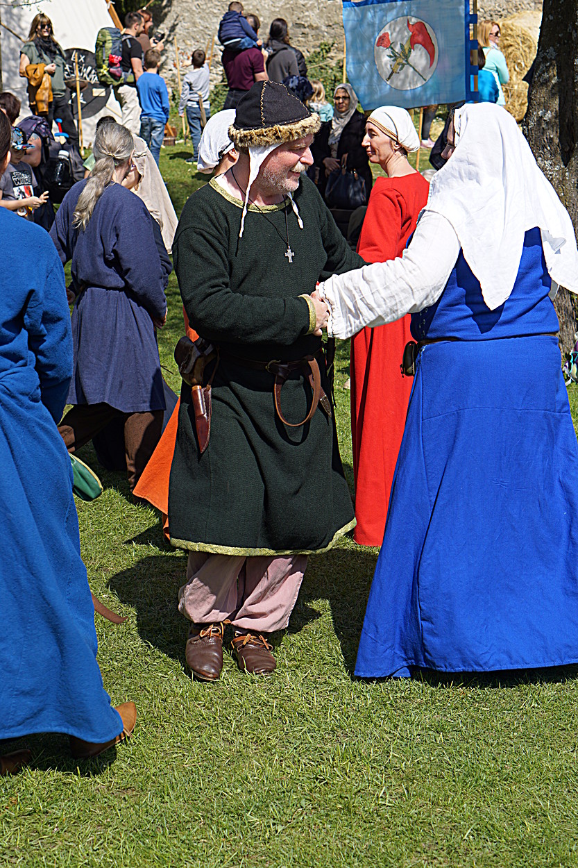 2017-04-09: Eulenspiels Spezialtanzgruppe SPEZZATO bei Auftritt auf Schloss Gloggnitz