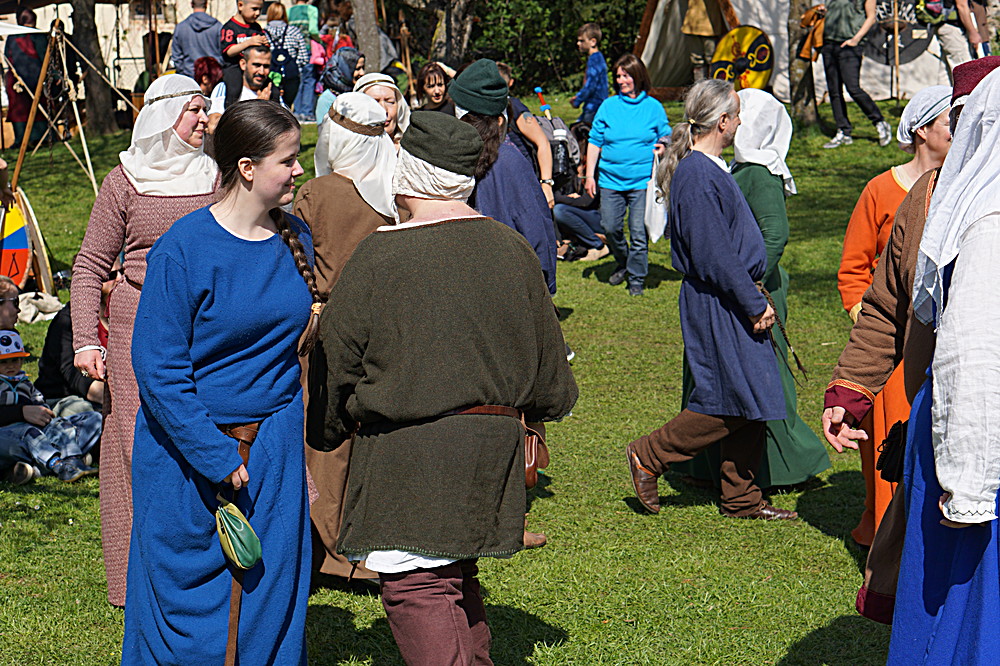 2017-04-09: Eulenspiels Spezialtanzgruppe SPEZZATO bei Auftritt auf Schloss Gloggnitz