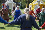 Bild: 2017-04-09: Eulenspiels Spezialtanzgruppe SPEZZATO bei Auftritt auf Schloss Gloggnitz