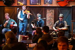 Bild: "BREAKING STRINGS" (D) - Große FOLK-PUB-TAVERNE + SESSION (von SABINE S)